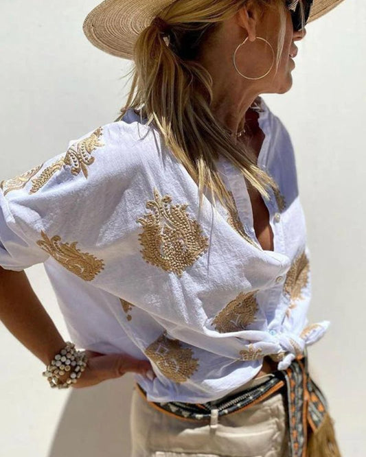 Lina – Blouse met sierlijke borduursels