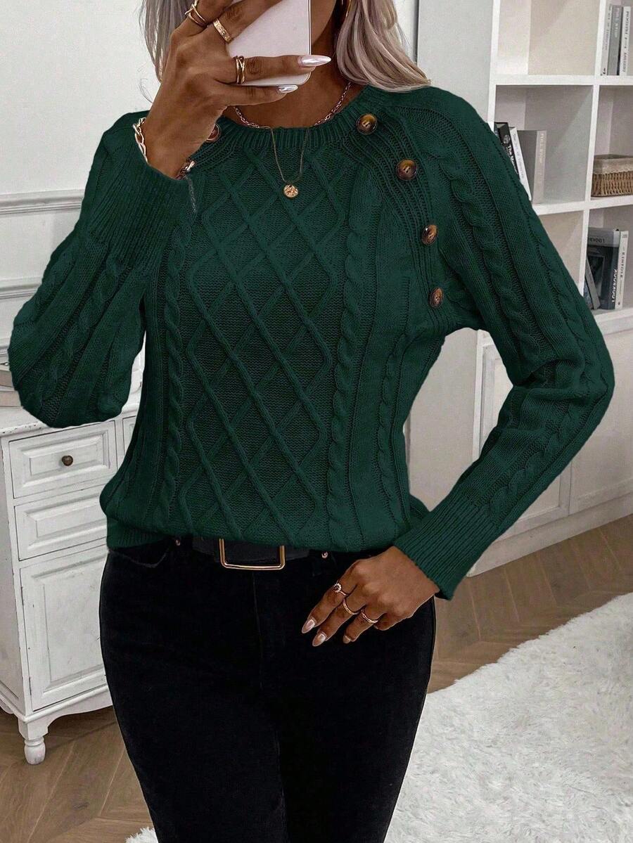 Clara | Trui met knoopdetails en kabelbreisel